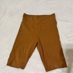 Dark biker shorts mid thigh size medium!